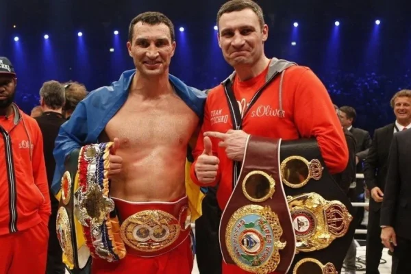 Один хотів у космос, інший у медицину: ким мріяли стати брати Клички