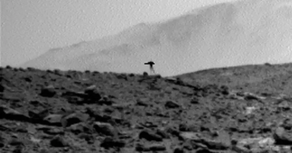 На Марсі зняли загадкову «медузу»: вчені пояснили дивний силует на фото NASA